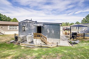 Breezy Ocean Pines Cottage w/ Patio & Pool Access!