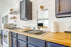 Breezy Ocean Pines Cottage w/ Patio & Pool Access!