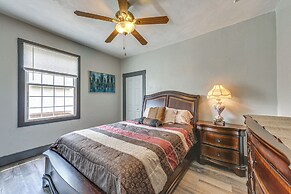 Updated New Kensington Home w/ Deck: 22 Mi to Pgh!