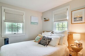 Charming Cape Cod Cottage: 4 Mi to Bristol Beach!