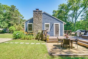 Charming Cape Cod Cottage: 4 Mi to Bristol Beach!