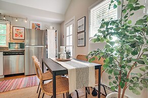 Charming Cape Cod Cottage: 4 Mi to Bristol Beach!