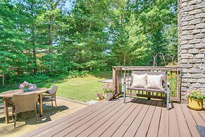 Charming Cape Cod Cottage: 4 Mi to Bristol Beach!