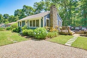 Charming Cape Cod Cottage: 4 Mi to Bristol Beach!