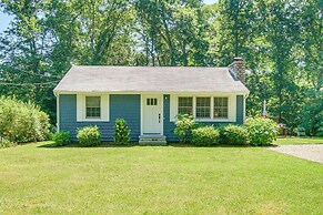 Charming Cape Cod Cottage: 4 Mi to Bristol Beach!