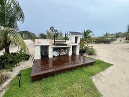 The Beach Bungalow - One 1 Bedroom Home