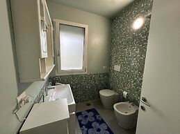 Bright new Apartment Between Beach and City Centre