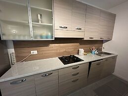 Bright new Apartment Between Beach and City Centre