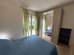 Bright new Apartment Between Beach and City Centre