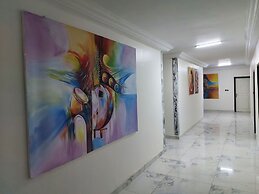 Room in Guest Room - Deluxe Twin Beds in Royal Blue Guest House and Ba