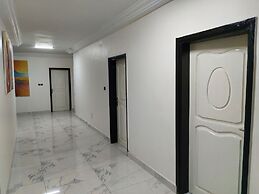 Room in Guest Room - Deluxe Twin Beds in Royal Blue Guest House and Ba