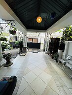 Ramlyn Guesthouse & Restaurant