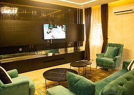 Fullbliss Hotel and suites