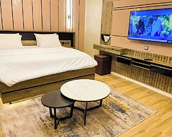 Fullbliss Hotel and suites