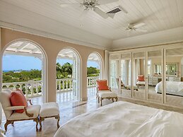 Waterfalls - 6 bed Peaceful and Secure Luxury