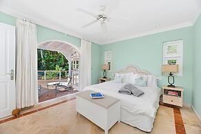 Waterfalls - 6 bed Peaceful and Secure Luxury