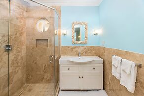 Waterfalls - 6 bed Peaceful and Secure Luxury