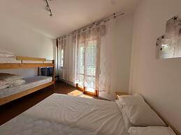 Spacious Flat Close to the Beach - Beahost