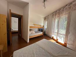 Spacious Flat Close to the Beach - Beahost