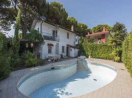 Exclusive Villa With Pool Near the Beach