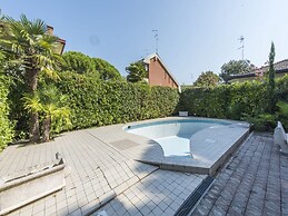 Exclusive Villa With Pool Near the Beach