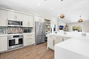 Oasis of Palm Springs