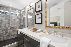 Oasis of Palm Springs