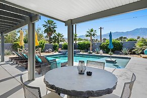 Oasis of Palm Springs