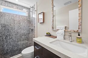 Oasis of Palm Springs