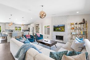 Oasis of Palm Springs