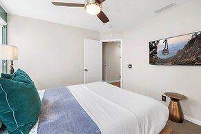 Oasis of Palm Springs