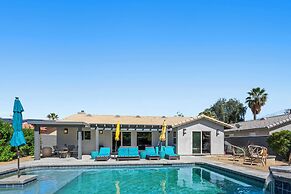 Oasis of Palm Springs