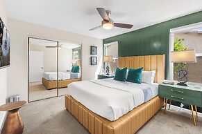 Oasis of Palm Springs