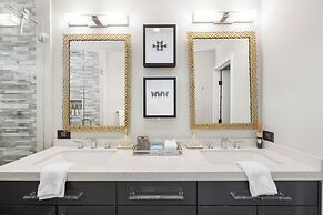 Oasis of Palm Springs