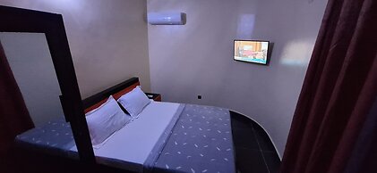 Room in Guest Room - Economy Twin Beds in Royal Blue Guest House and B