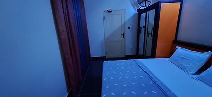 Room in Guest Room - Economy Twin Beds in Royal Blue Guest House and B