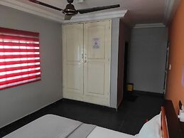 Room in Guest Room - Economy Twin Beds in Royal Blue Guest House and B