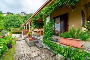 Crimson Apartment by Wonderful Italy