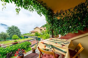 Crimson Apartment by Wonderful Italy