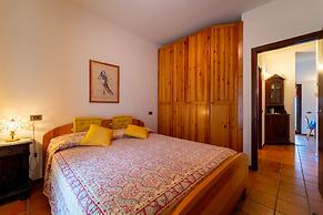 Crimson Apartment by Wonderful Italy