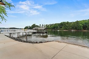 Lovin Lake Livin A Must-see!