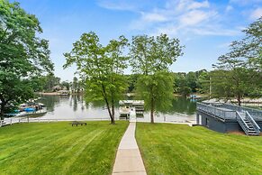 Lovin Lake Livin A Must-see!