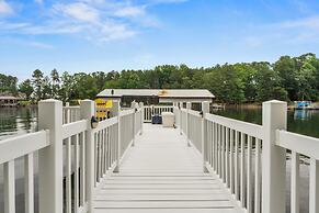 Lovin Lake Livin A Must-see!