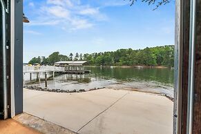 Lovin Lake Livin A Must-see!