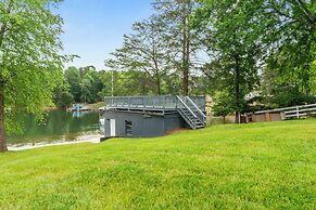 Lovin Lake Livin A Must-see!