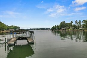 Lovin Lake Livin A Must-see!