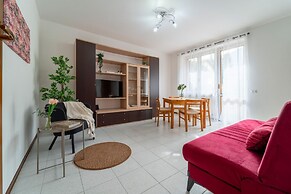 Scarlet Apartment with Garden