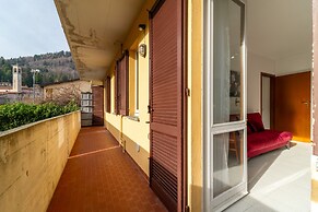 Scarlet Apartment with Garden