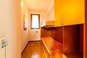 Willow Apartment with Lakeview