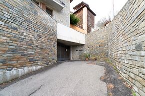 Willow Apartment with Lakeview